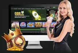 Tampilan permainan AduQ di platform troblox dengan kartu pemain dan nilai kombinasi